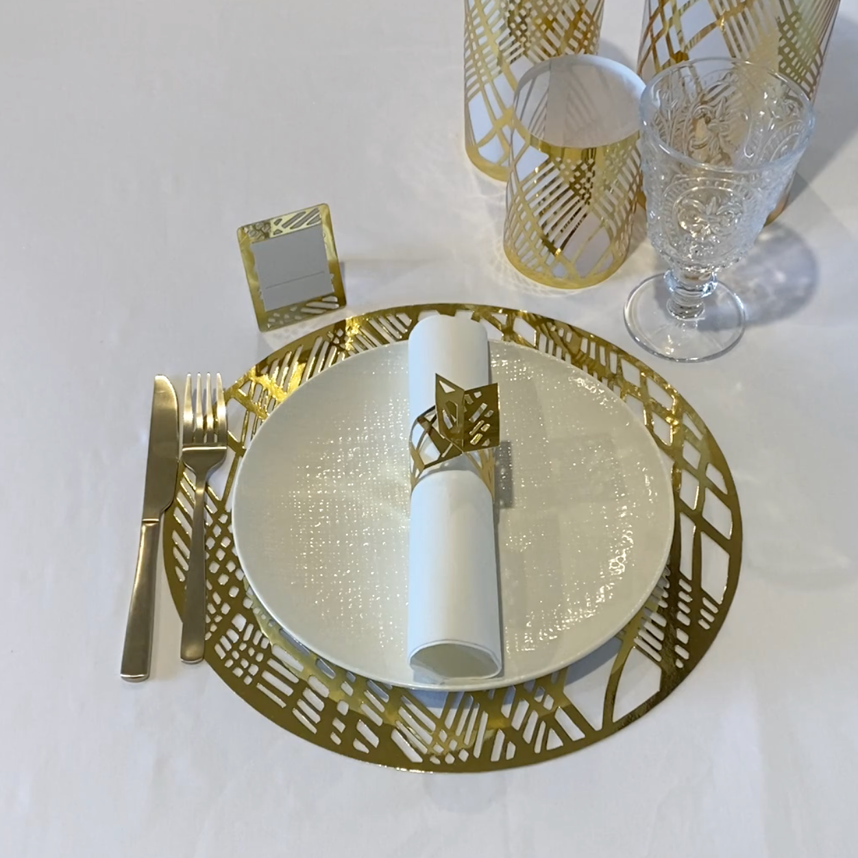 place-matters-weave-gold-placemats
