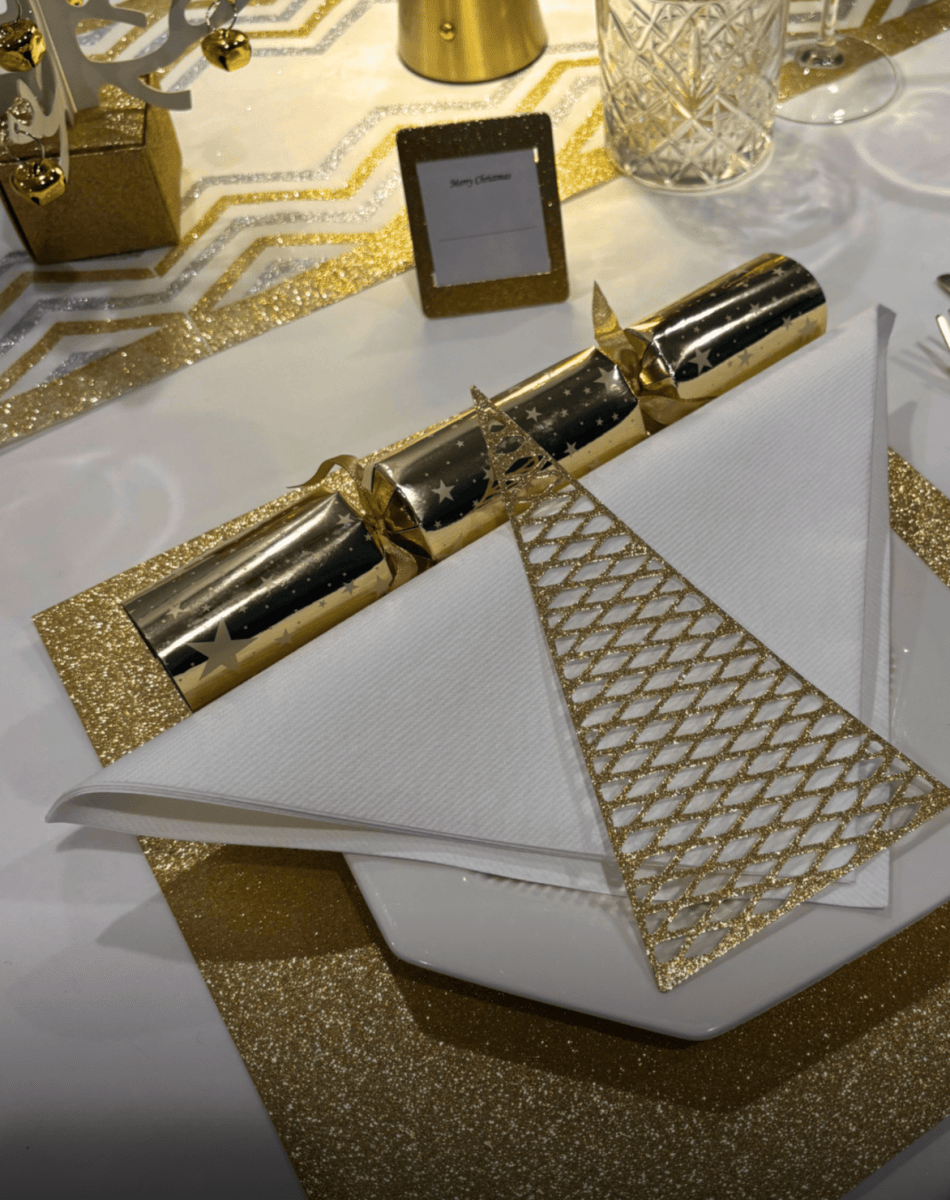 Christmas Tree Napkin Decor (Droplets Design) - Place MattersChristmas Table Decor