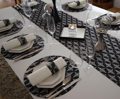 Diamonds Design Round Placemats – Black | Place Matters (Pack of 20) - Place Matters